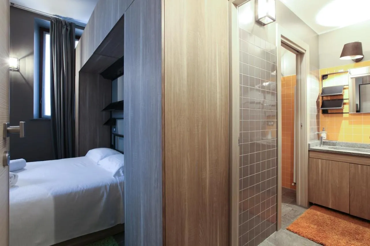 Versoverde Hotel Alzaia Naviglio Grande Milán Italia