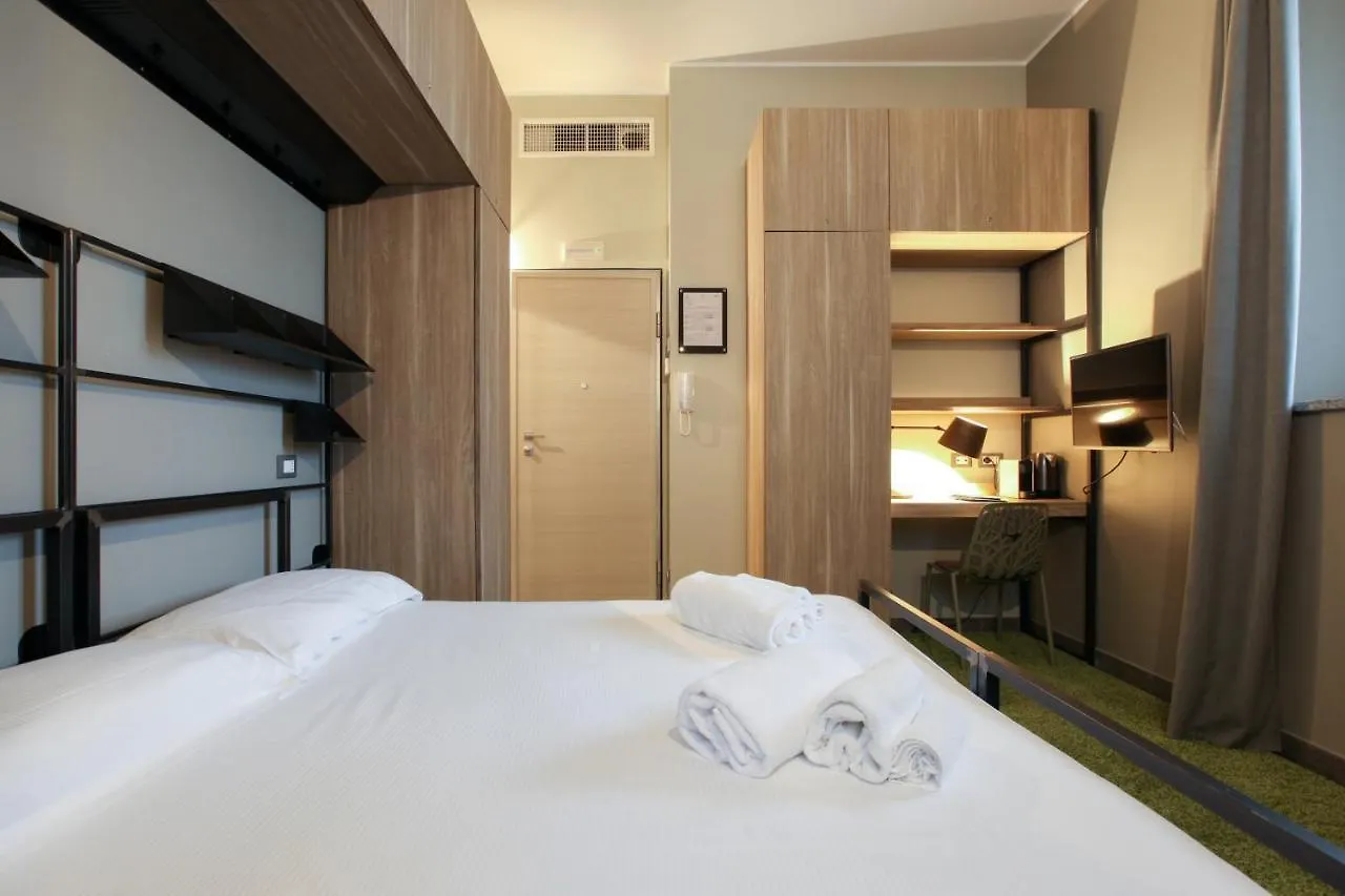 Versoverde Hotel Alzaia Naviglio Grande Milán Apartahotel
