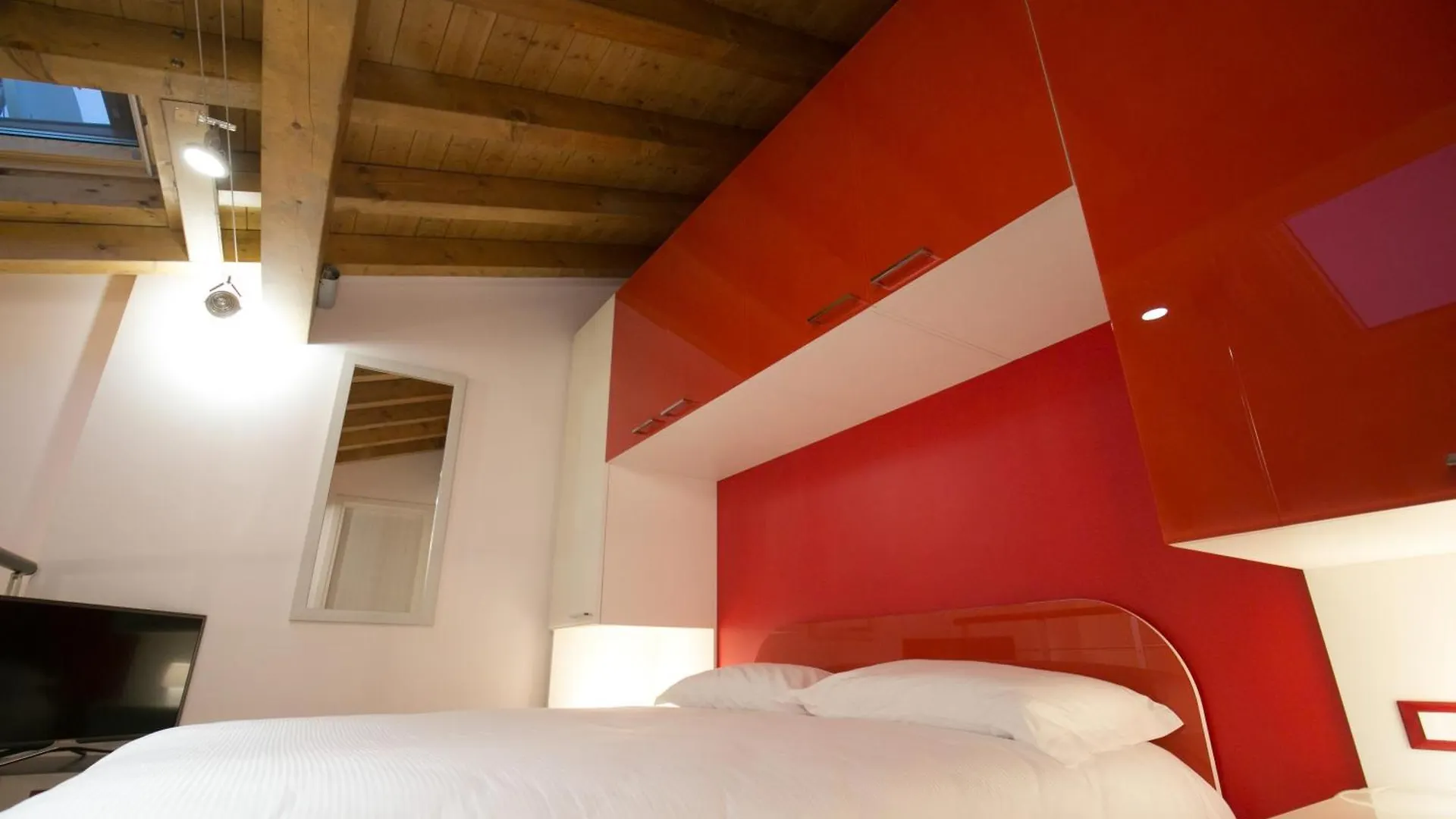 Versoverde Hotel Alzaia Naviglio Grande Milán 2*,  Italia