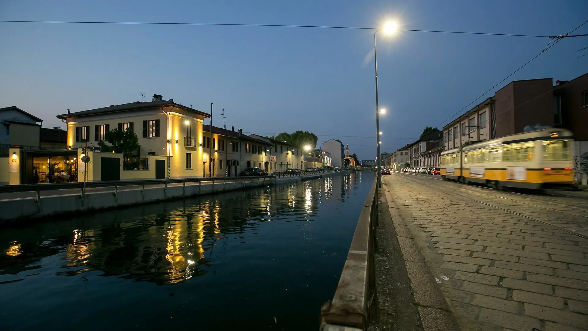 ** Apartahotel Versoverde Hotel Alzaia Naviglio Grande Milán Italia
