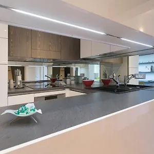 apartment-melozzo.italymilanhotels.net/