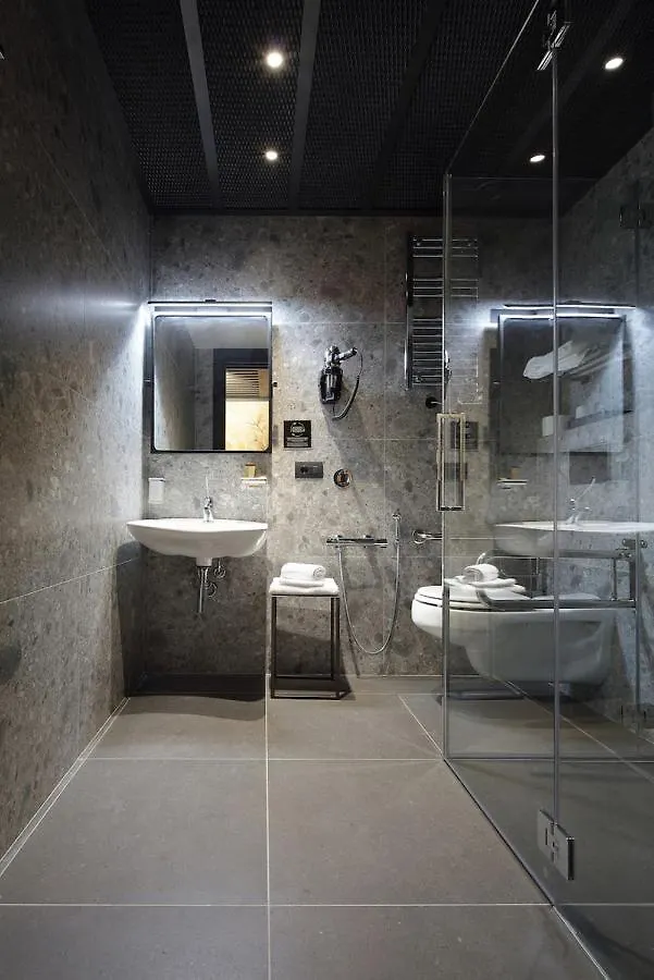 ** Apart Otel Versoverde Hotel Alzaia Naviglio Grande Milano İtalya
